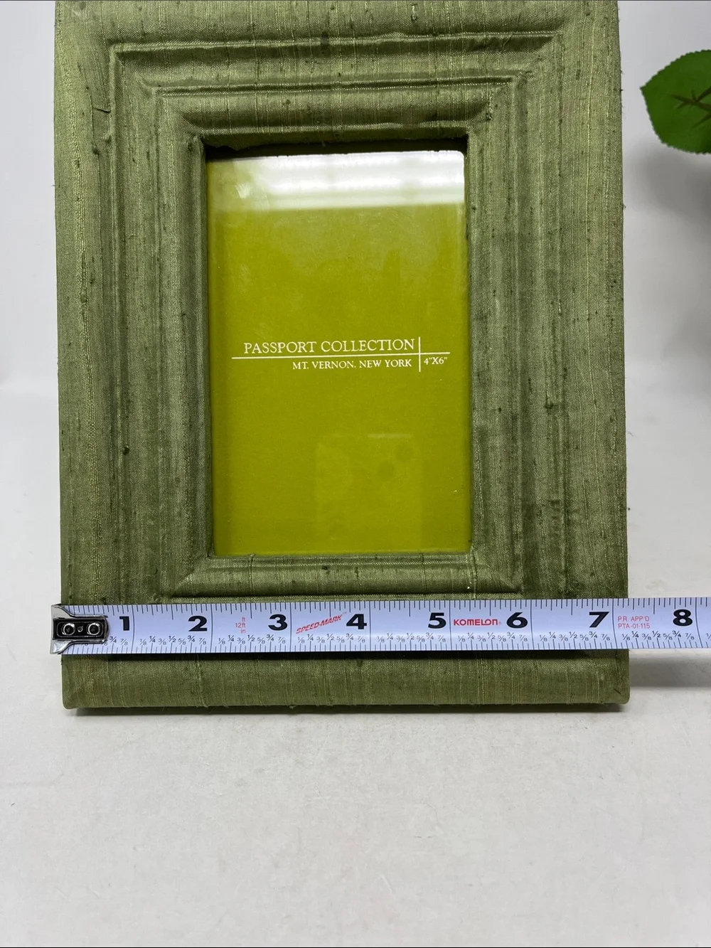100% SILK HANDCRAFTED 4x6 PICTURE FRAME PASSPORT COLLECTION GREEN SILK